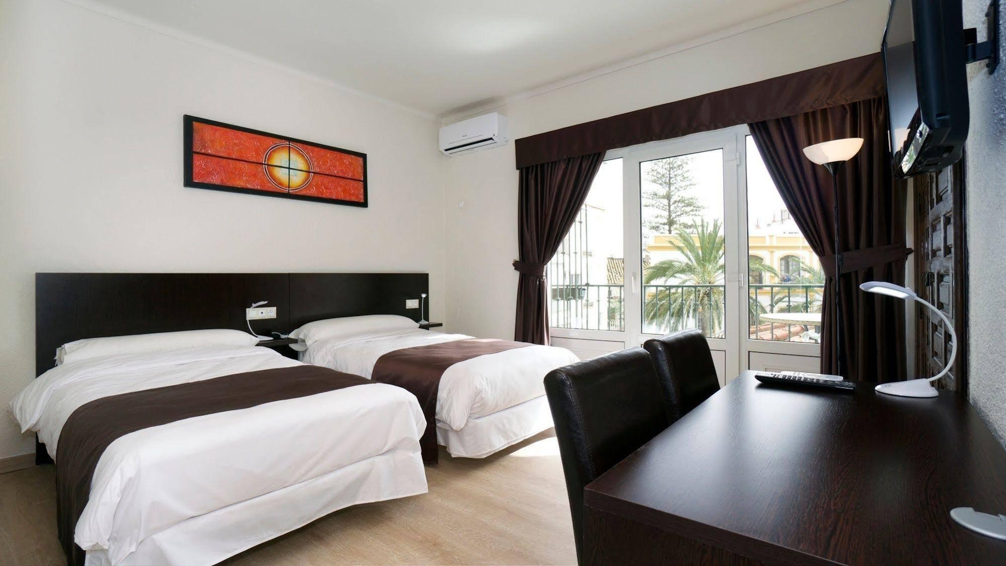 Hotel El Pozo Торремолинос Экстерьер фото