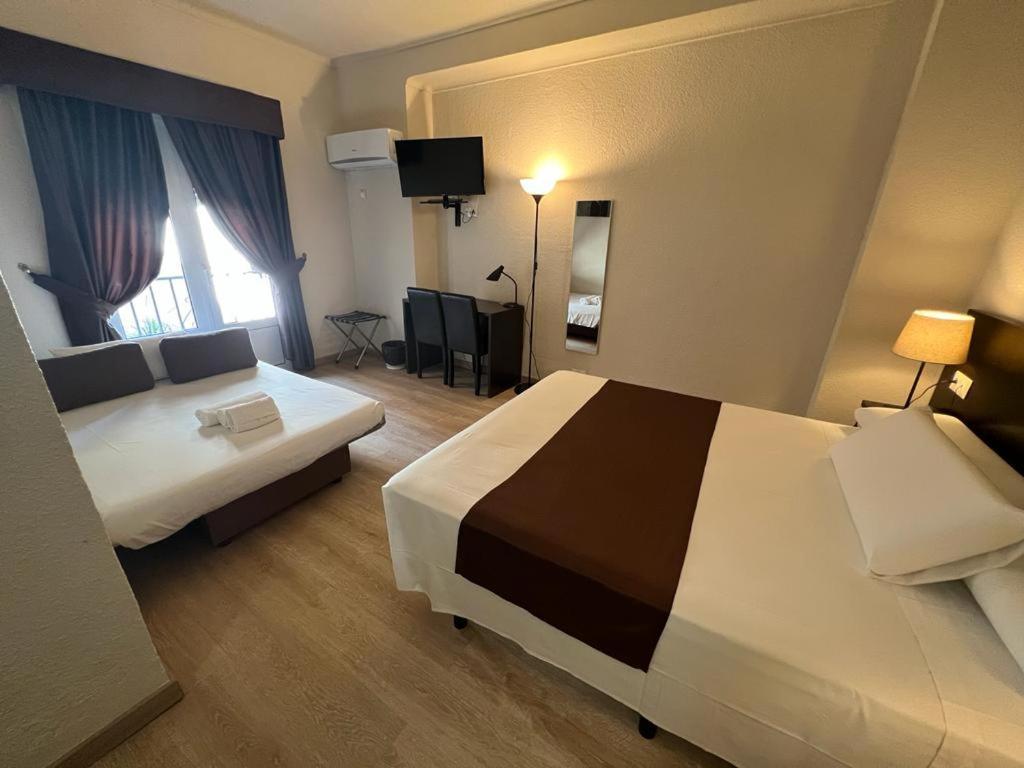 Hotel El Pozo Торремолинос Экстерьер фото