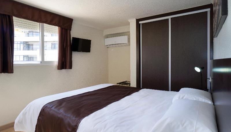 Hotel El Pozo Торремолинос Номер фото