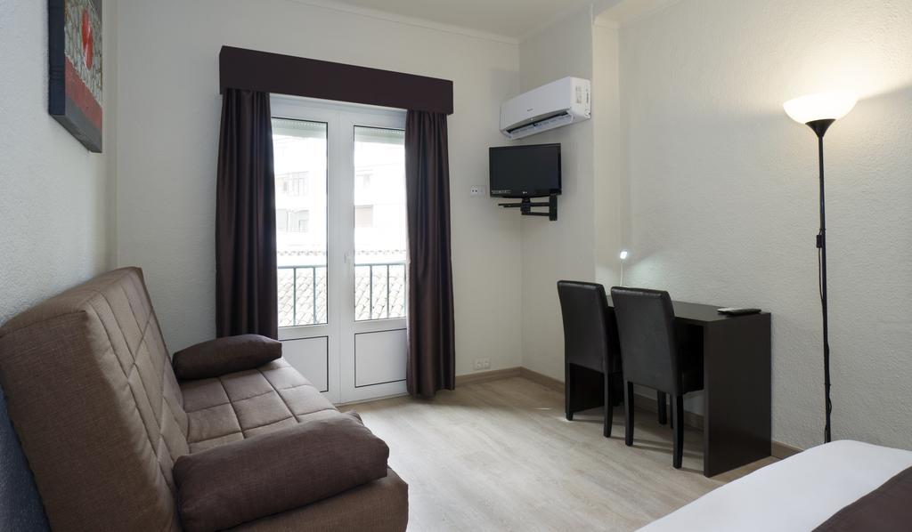 Hotel El Pozo Торремолинос Экстерьер фото